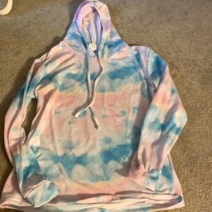 Size medium tie dye sweatshirt